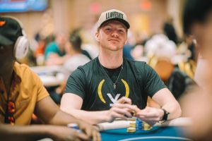 Landon Tice与现象级扑克选手Bill Perkins进行的大额首发赛成为了2021年扑克社区的焦点。